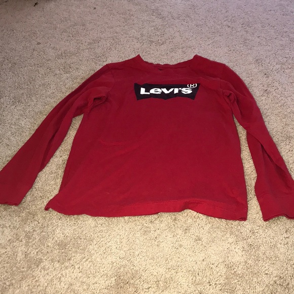 red levis shirt